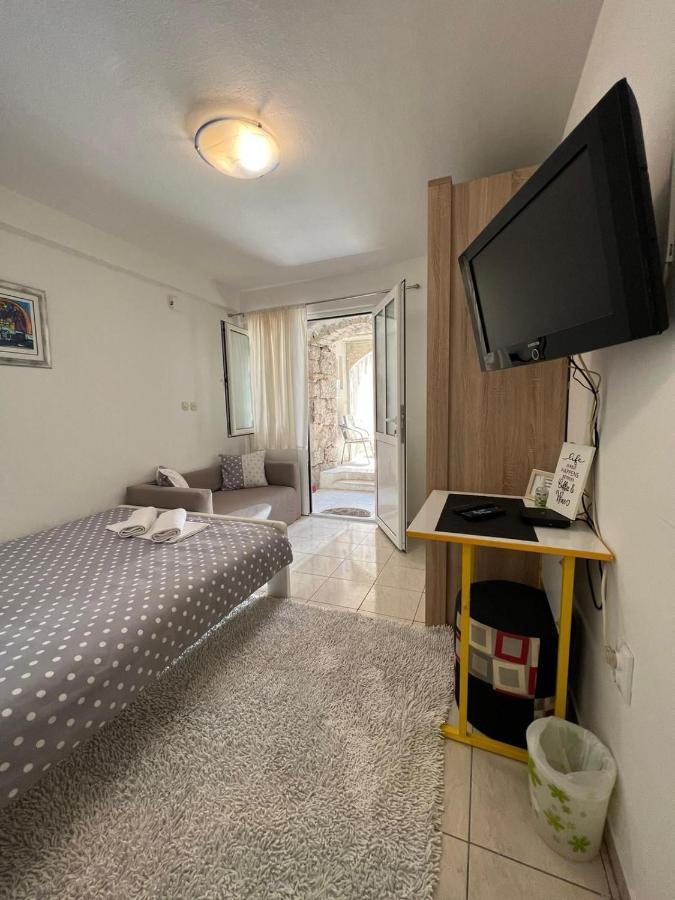 Old Town Apartment Nina 1 สปลิท ภายนอก รูปภาพ